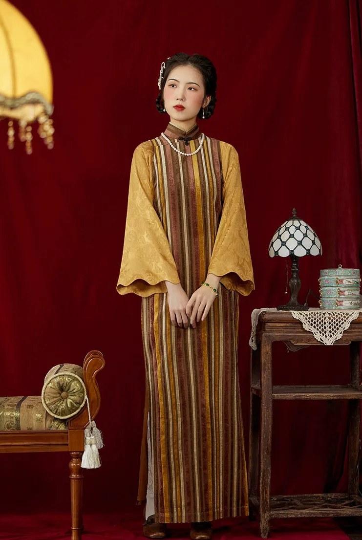 City of Lights 流光之城 1930s Velvet Stripe Bell Sleeve Qipao