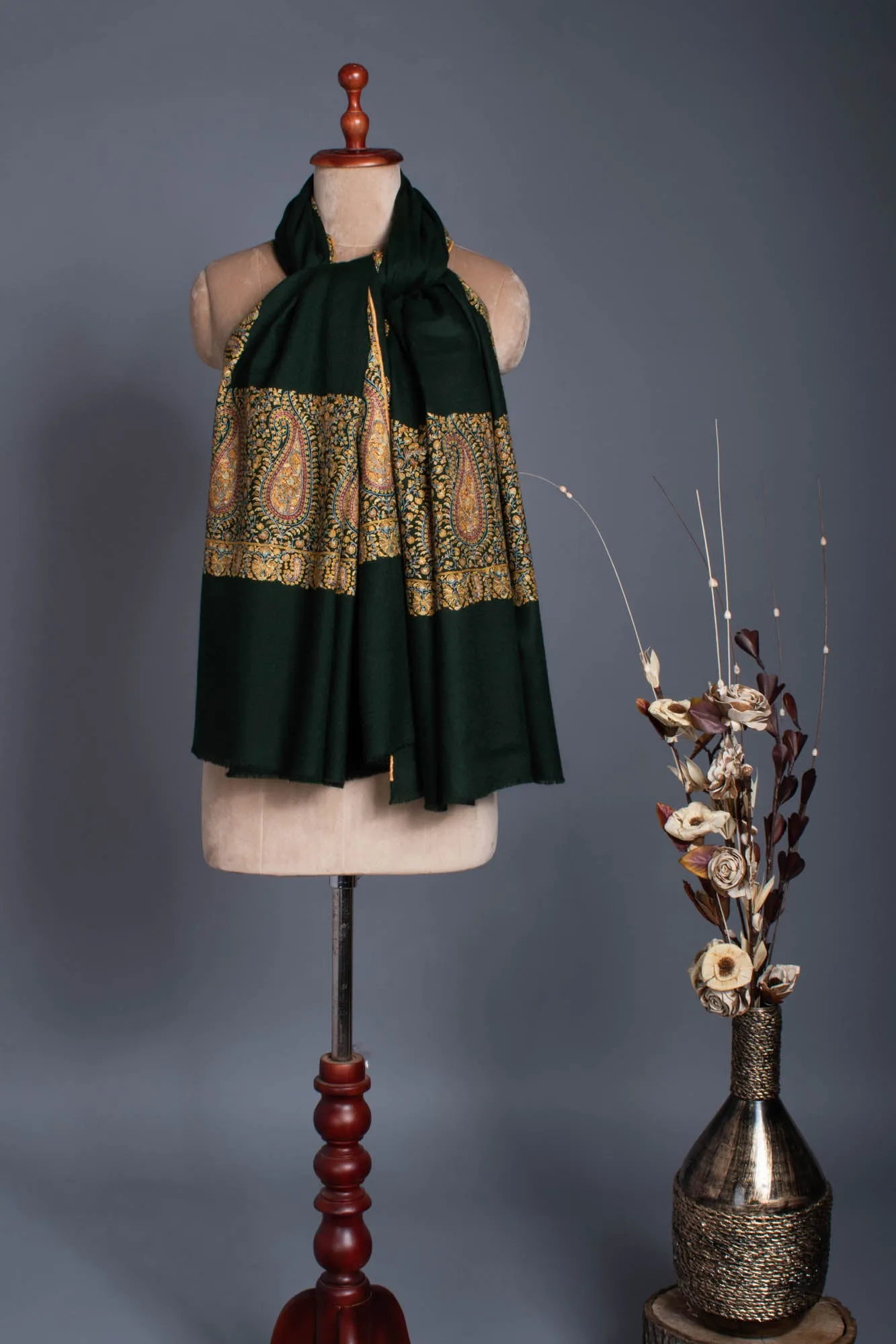 Deep Green Palla Embroidered Pashmina Shawl - NEWTOWN