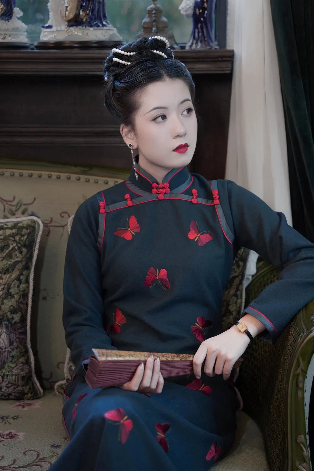 Die Wu 蝶舞 Dance of Butterflies 1920s Wool Autumn Winter Long Sleeve Qipao