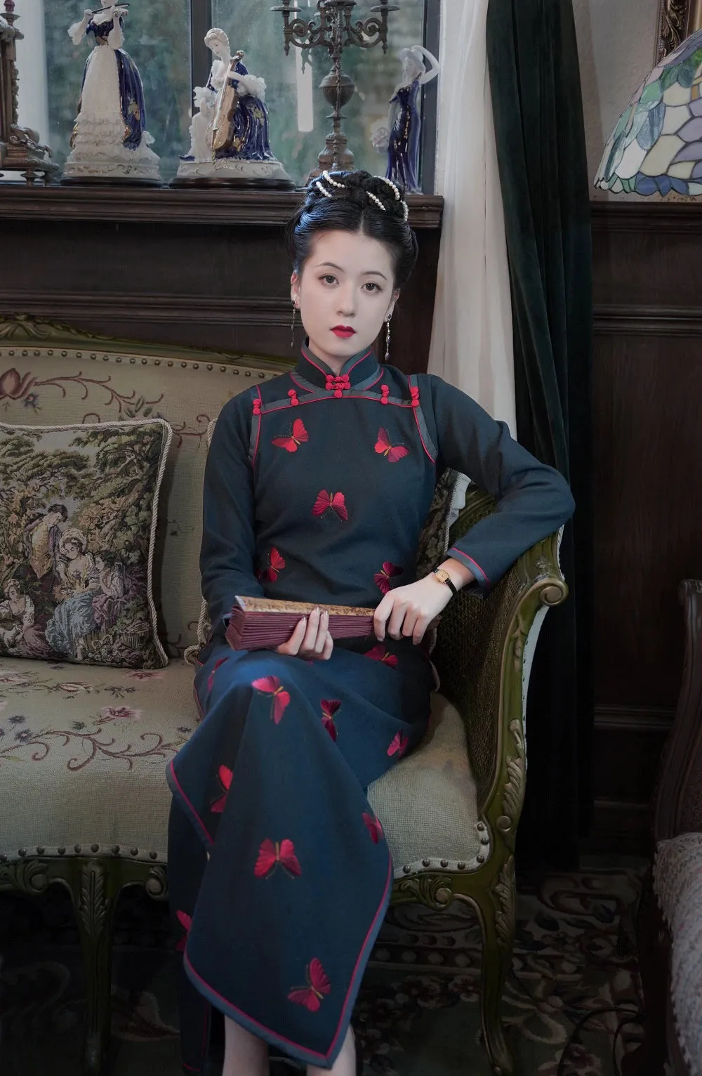 Die Wu 蝶舞 Dance of Butterflies 1920s Wool Autumn Winter Long Sleeve Qipao