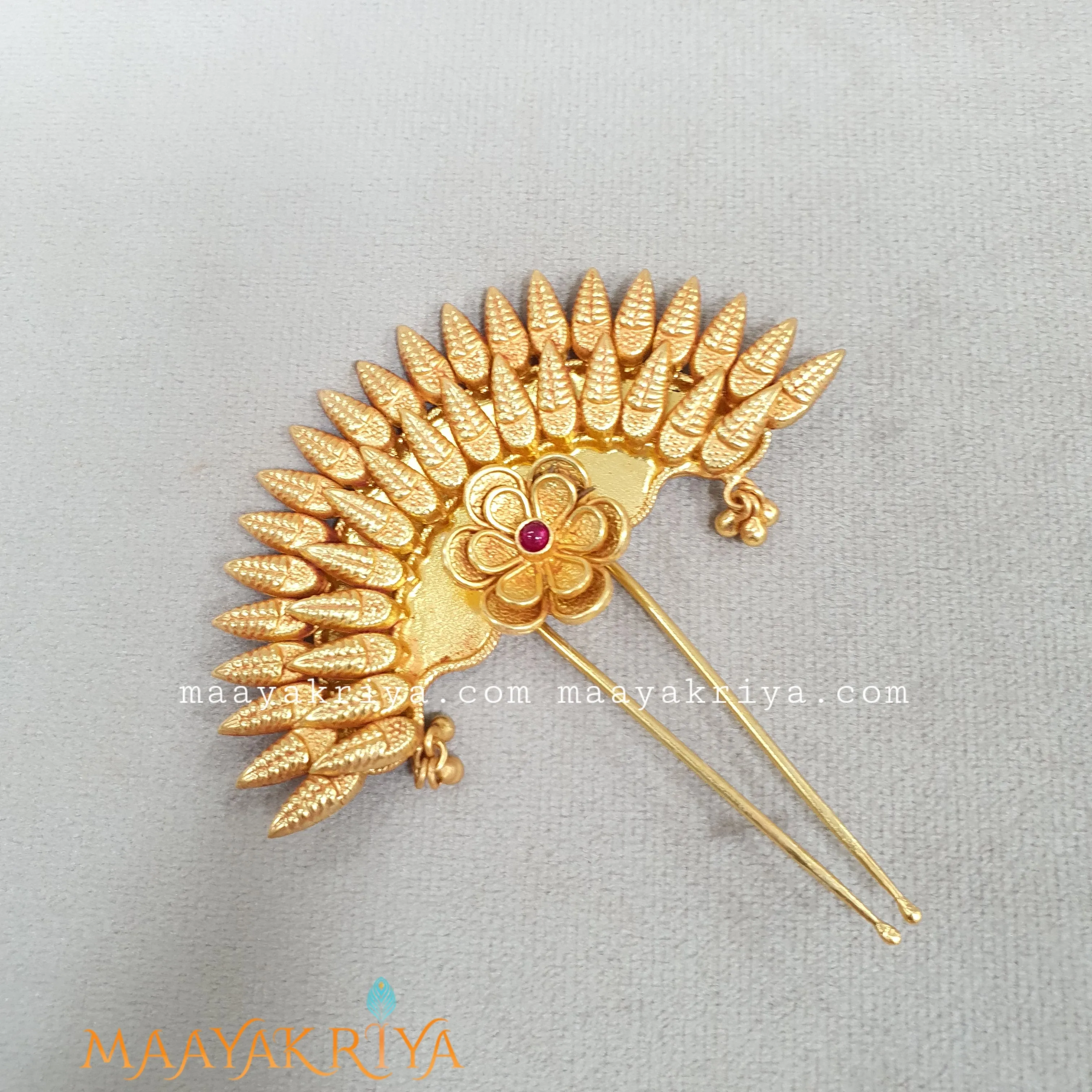 Dvirekha Mallige Moggu Hairpin