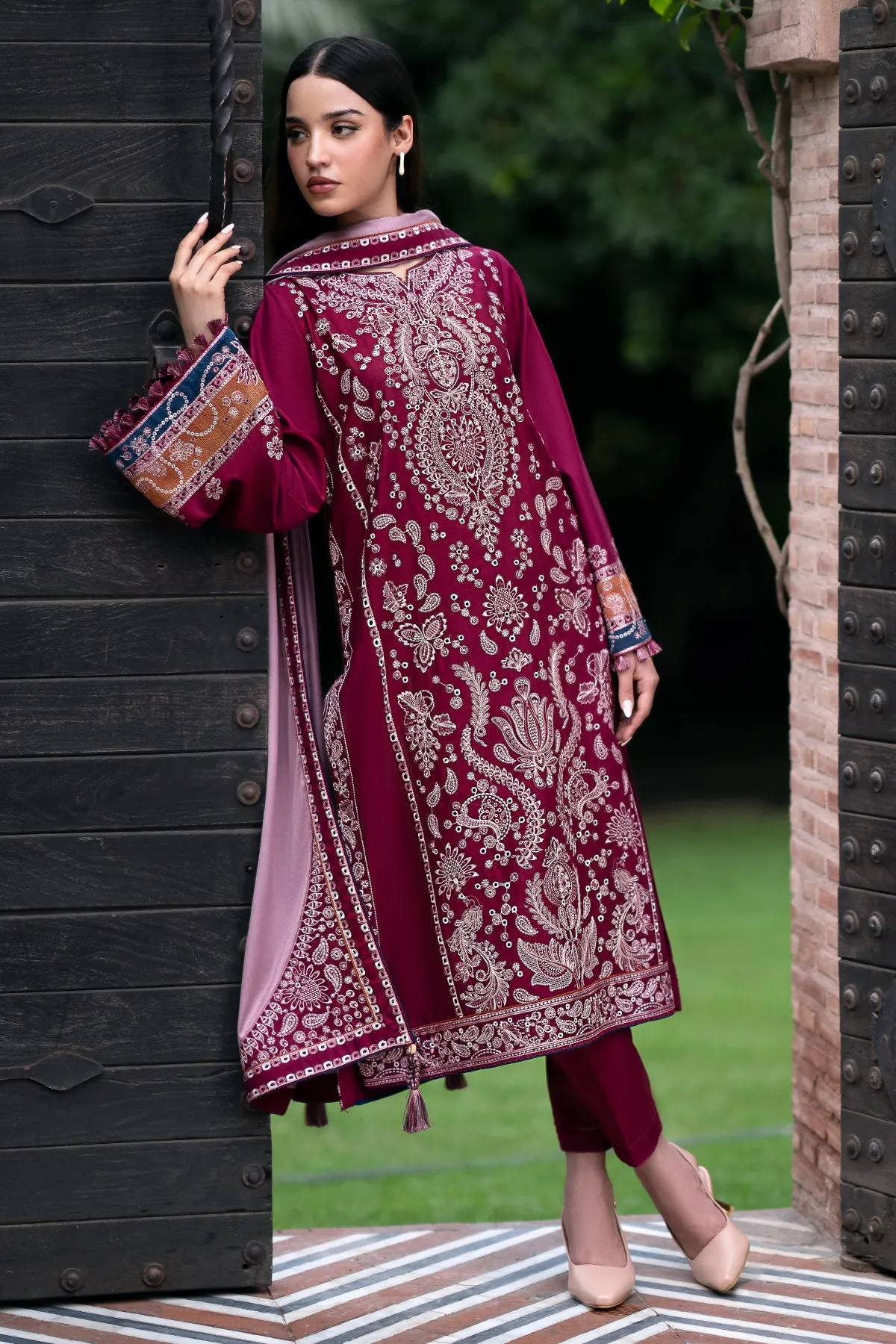 EMBROIDERED KHADDAR RTW-1140