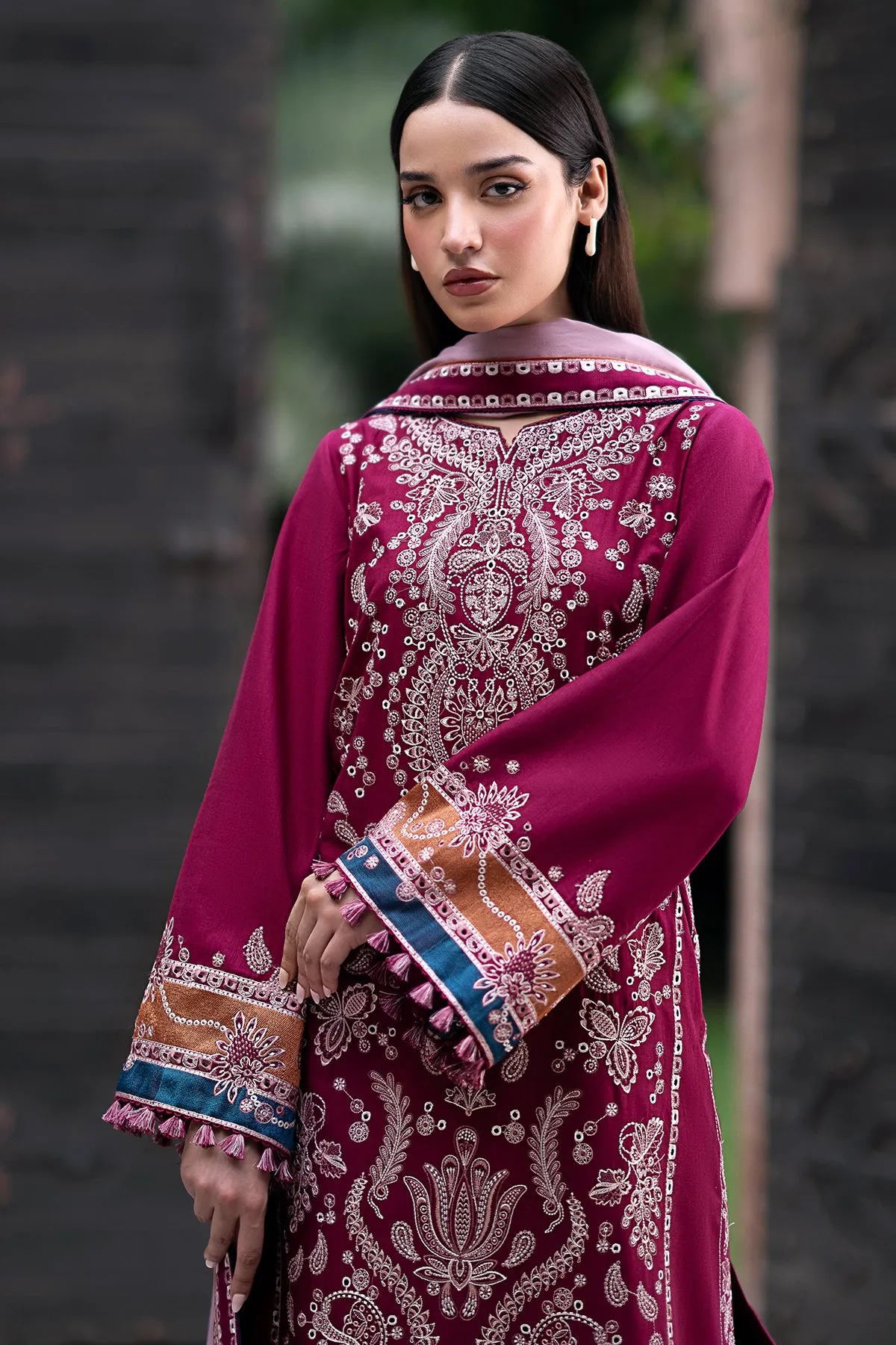 EMBROIDERED KHADDAR RTW-1140