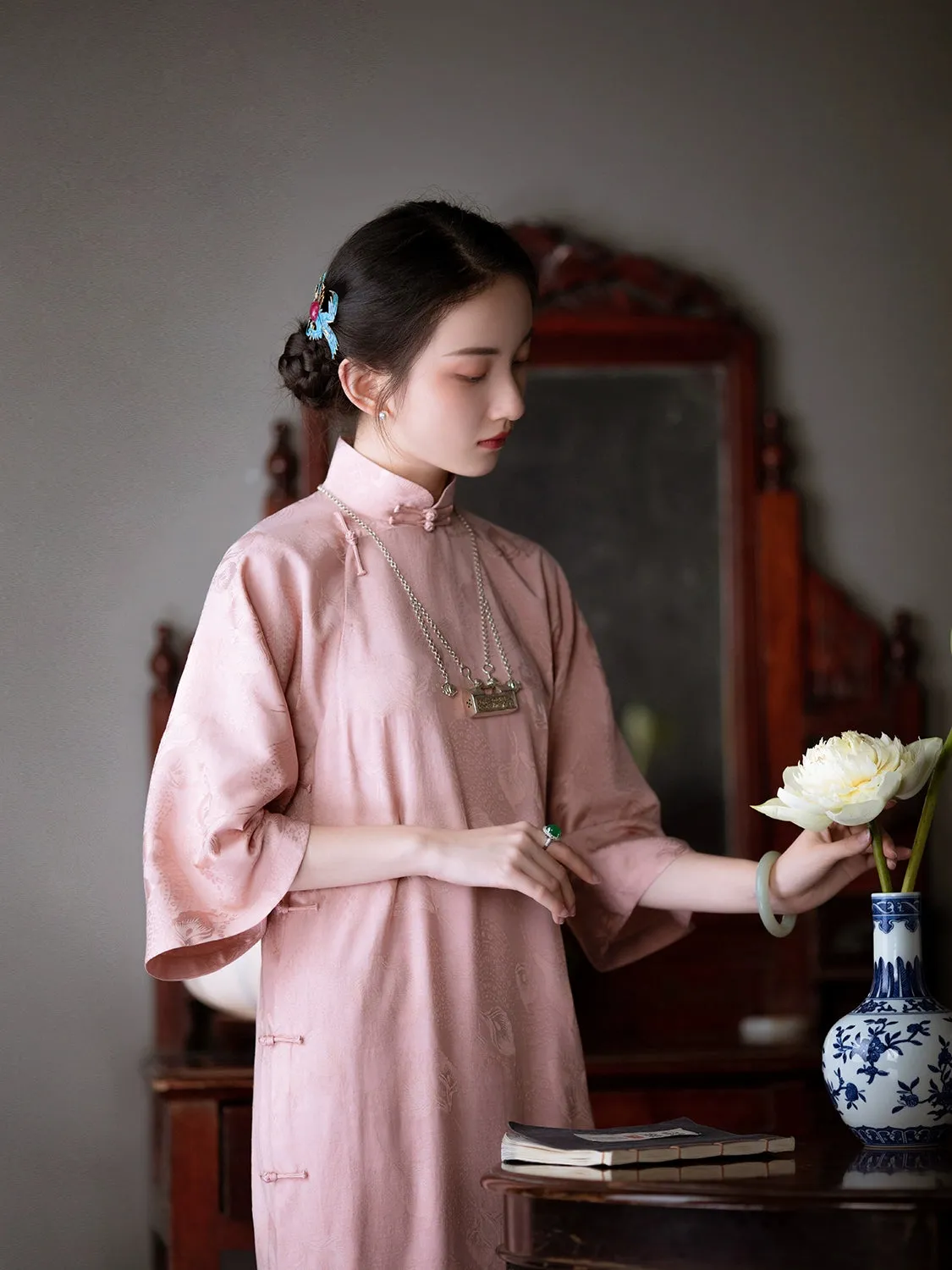 Jinghua Yao 镜花瑶 Mirrored Flower 1920s Calla Lily Jacquard Bell Sleeve Qipao