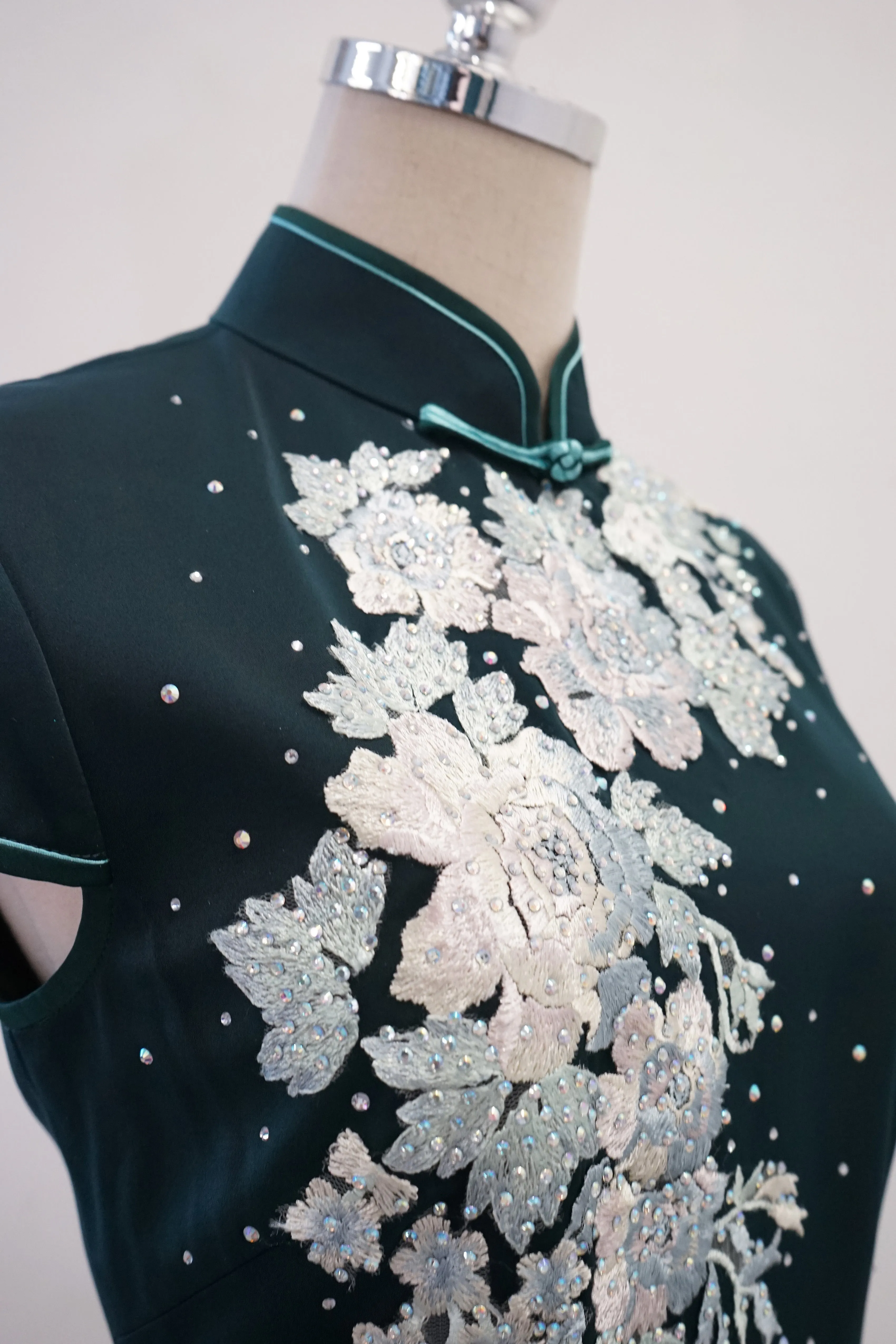 Lily Serenade Satin Embellished Qipao (Forest Green)