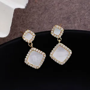 Liza American Diamond Fashionable Dangler Earrings