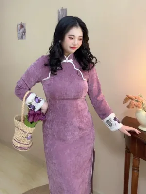 Lizi 李子 Plum 1920s Inspired Plus Size Scallop Trim Long Sleeve Embroidered Qipao