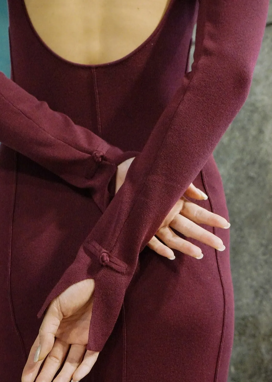 Long Sleeves Open Back Knitted Qipao (Burgundy)