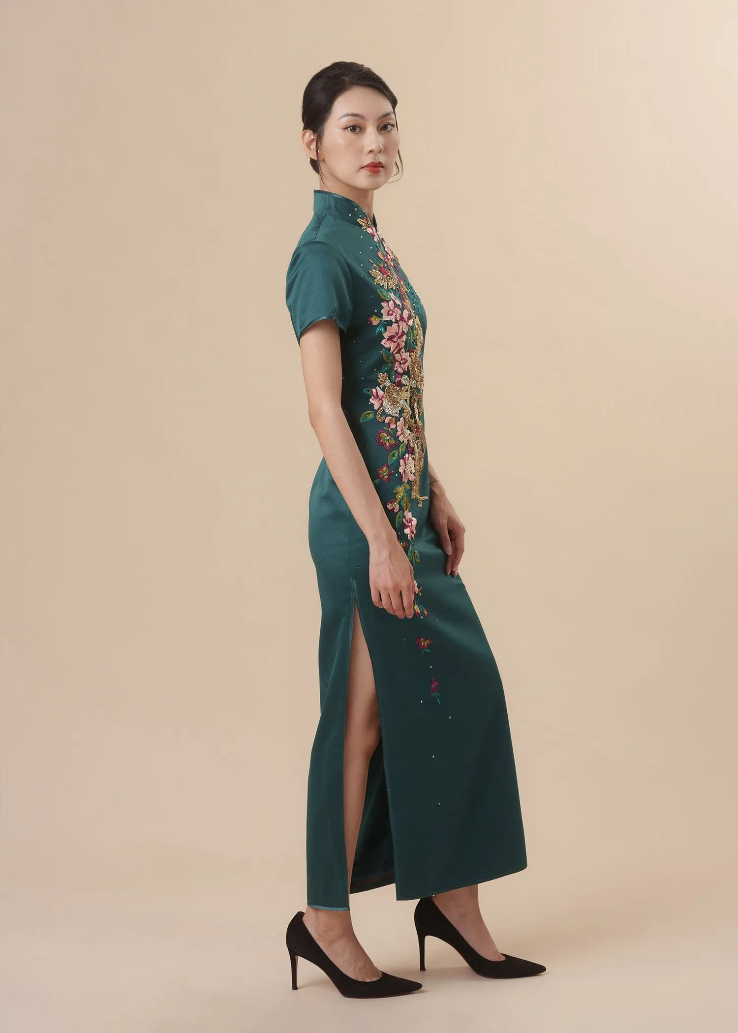 Short Sleeves Satin Lace Embellished Qipao (Dark Green)