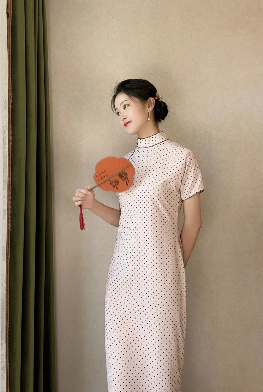 Tian Dou 甜豆 Sweet Bean 1930s Bottle Collar Polka Dot Qipao