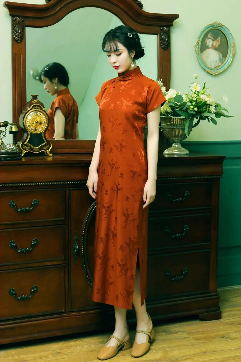 Tie Xu 铁锈 Rust Red 1930s Satin Floral Short Sleeve Qipao