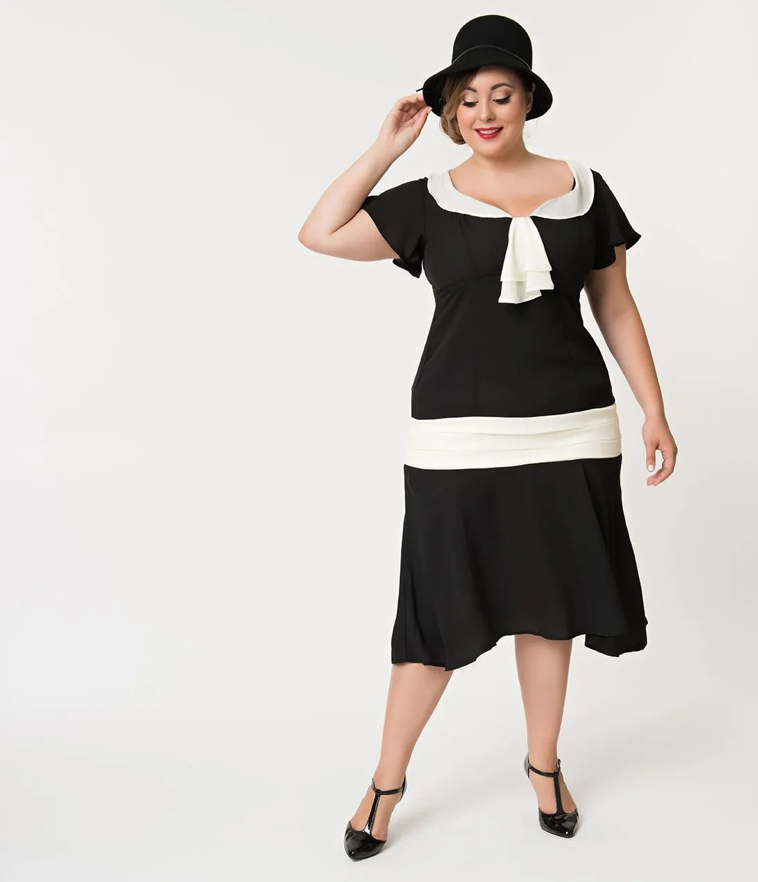 Unique Vintage Plus Size 1920s Black & Cream Wilshire Flapper Day Dress