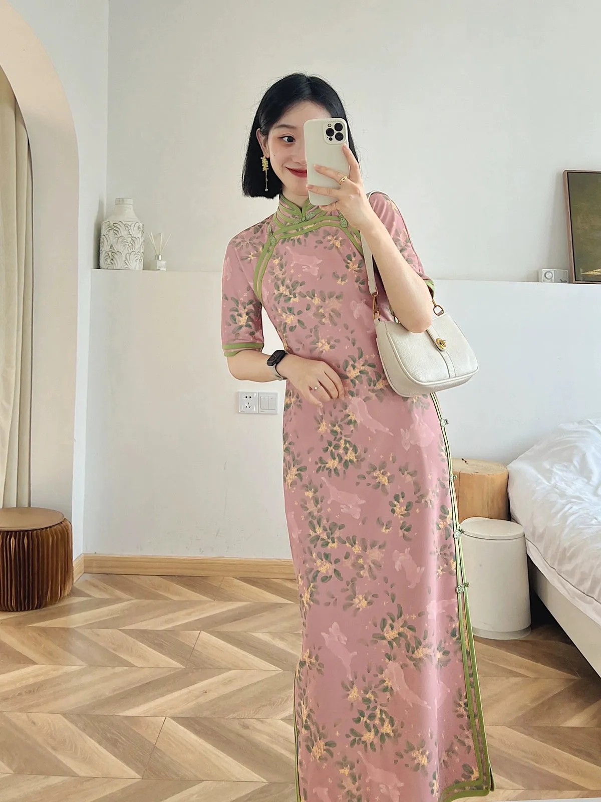 Yu Tu 玉兔 Jade Rabbit Modernized Flat Cut Qipao